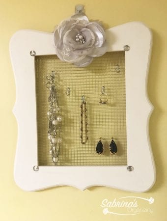 How to Make a Necklace Organizer Picture Frame with no title on image