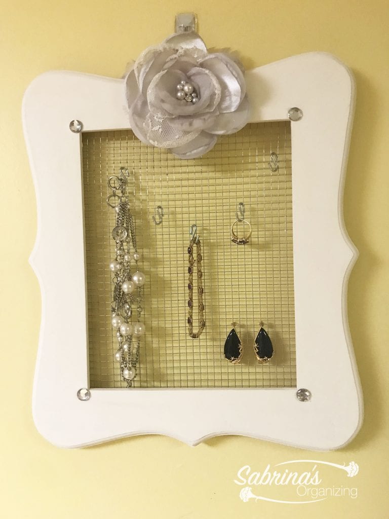 How to Make a Necklace Organizer Picture Frame with no title on image