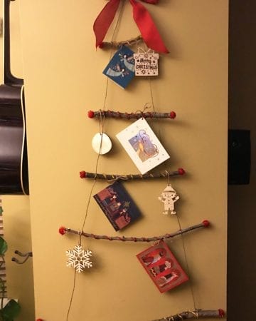 DIY Christmas Tree Greeting Card Display Wall Decor