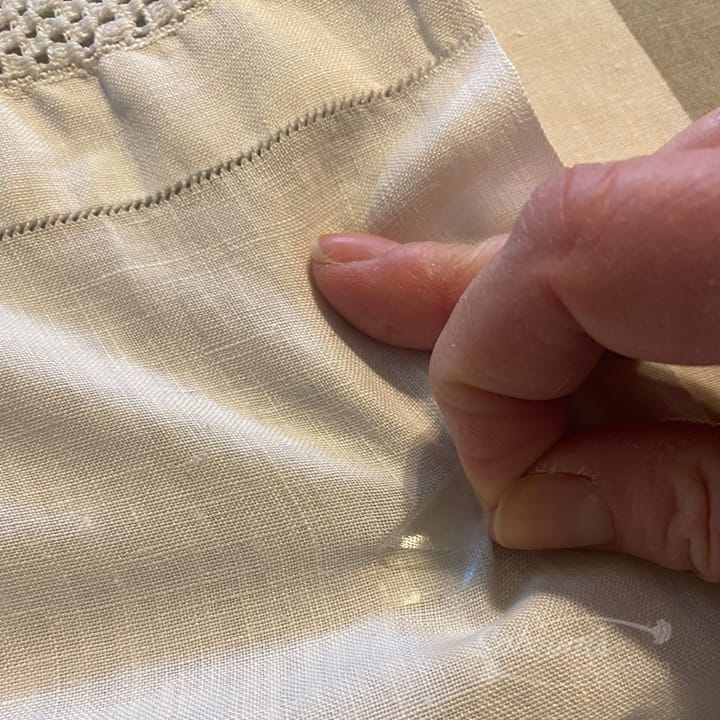 remove the double stick tape from the linen towel after the party