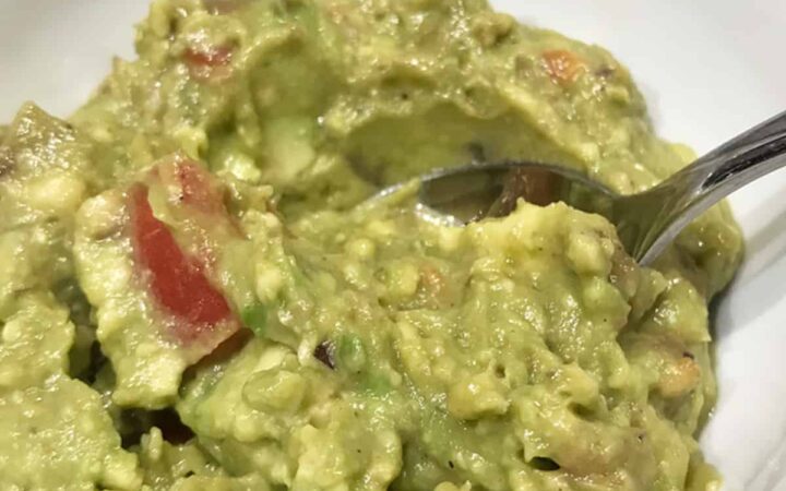 Homemade guacamole dip recipe in a bowl