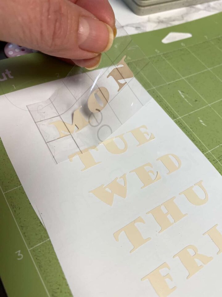 Transfer the days of the week with the transfer tape