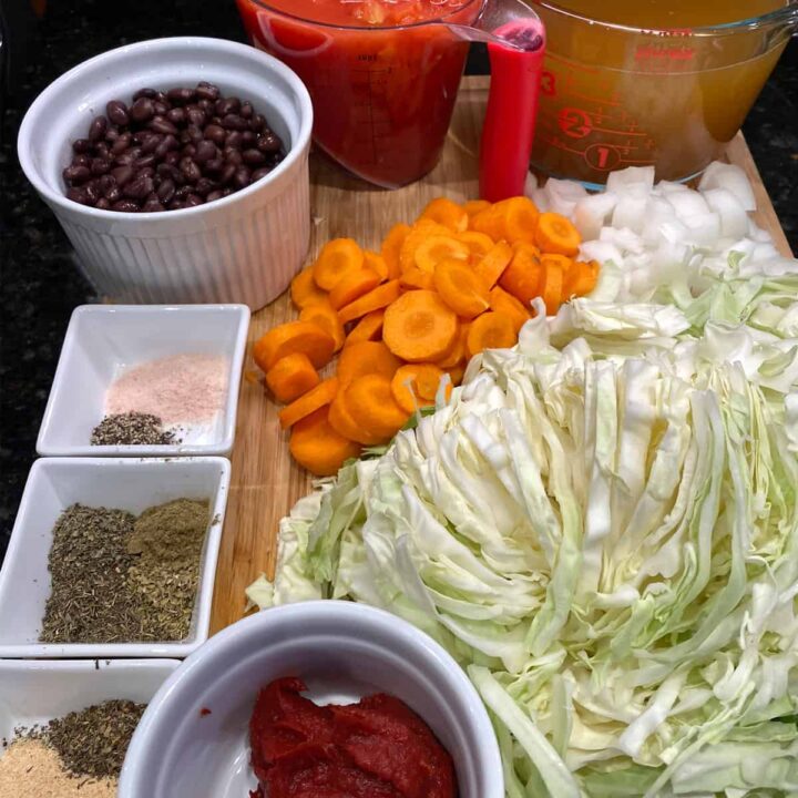 ingredients for the vegetable cabbage bean soup