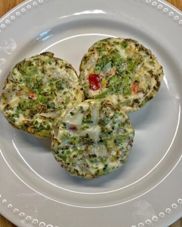Egg white muffin recipe with broccoli featured image