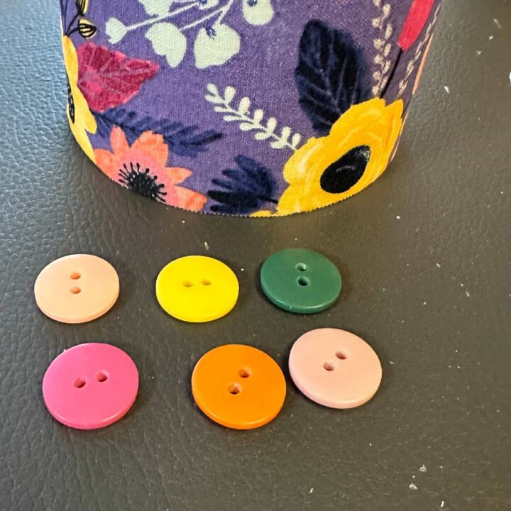 Add buttons to the container ribbon