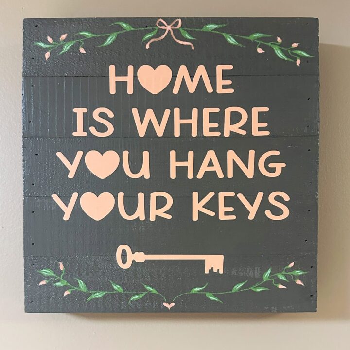 Hanging Wood Sign to Hide Key - DIY Project square image