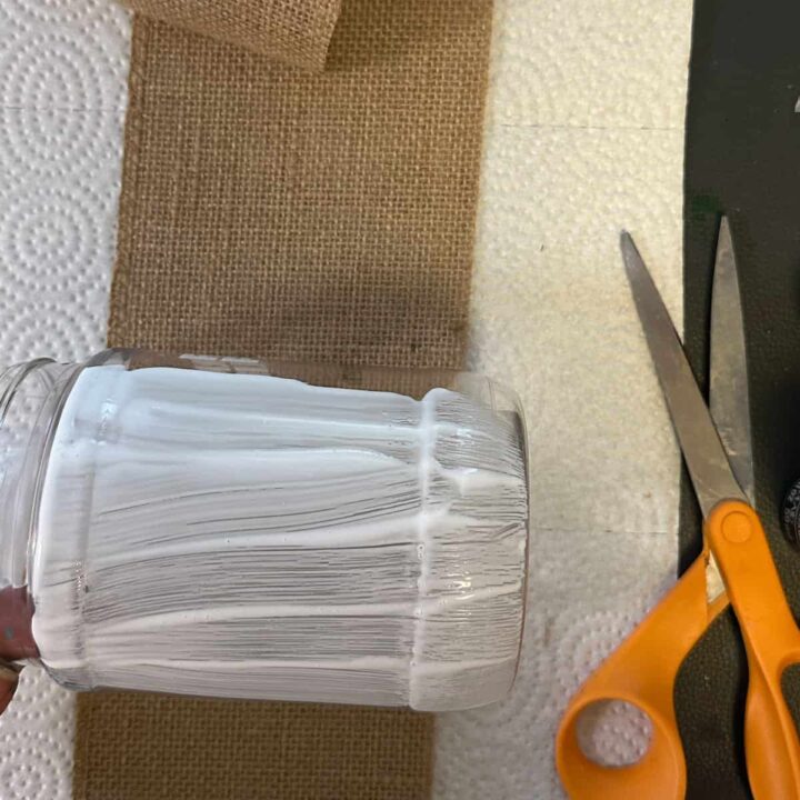 glue the jar for the burlap
