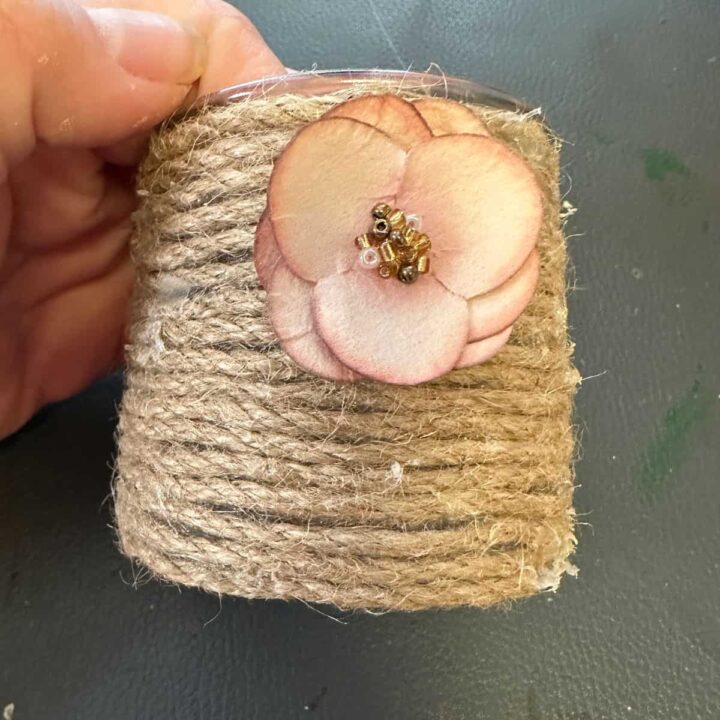add paper flower to jute rope - square image