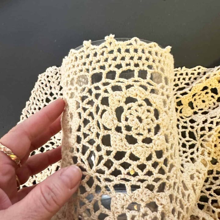 measure the crochet fabric around glass - square image