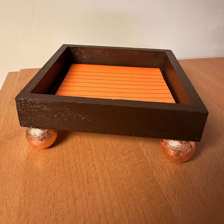finished image of the tray with post its inside - square