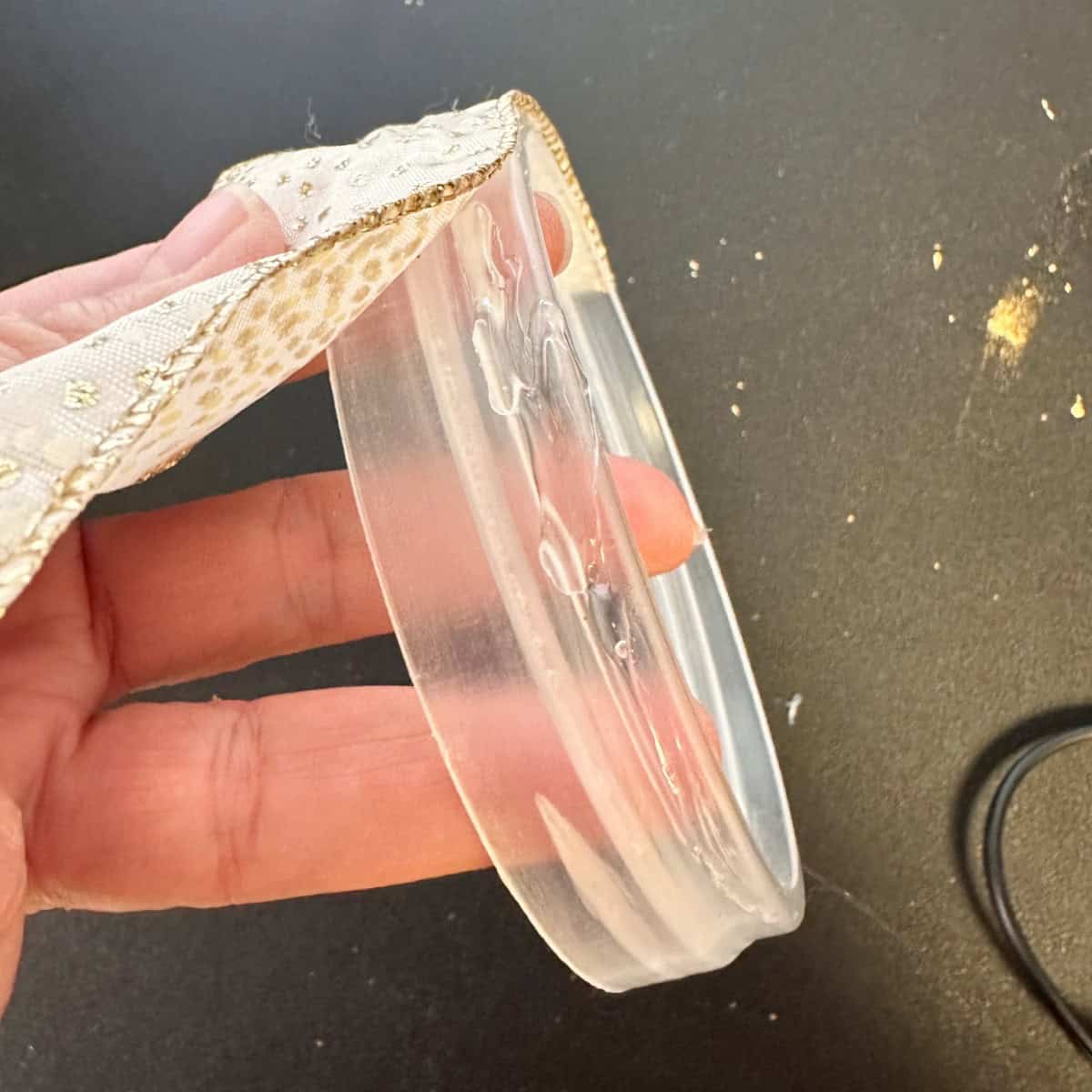 Add the ribbon to the band