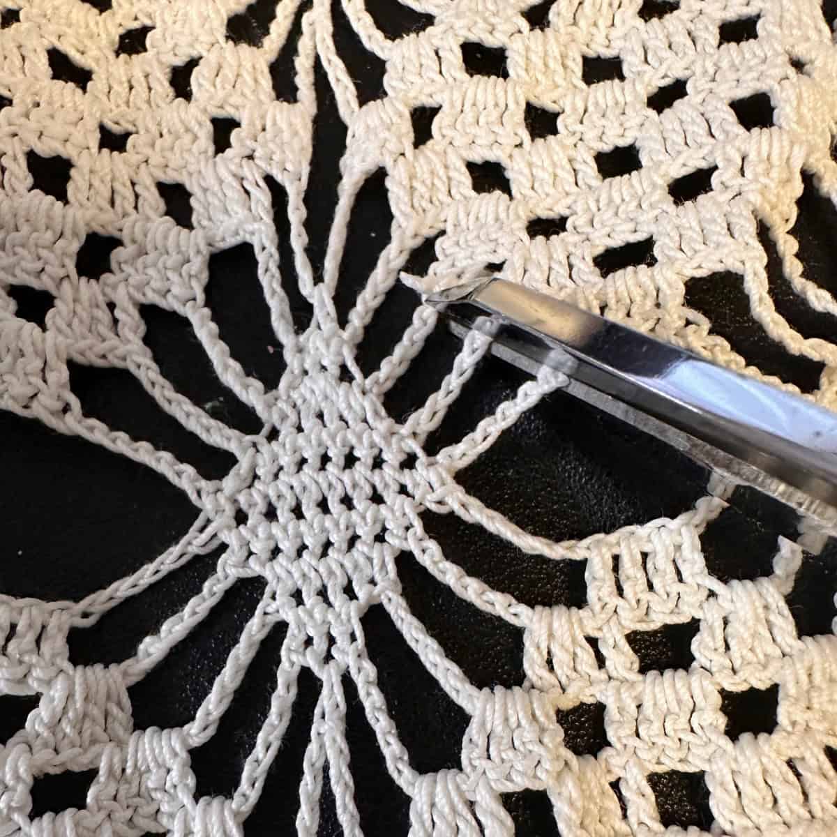 Cut crochet star - Fabric-Covered Soup Can Craft