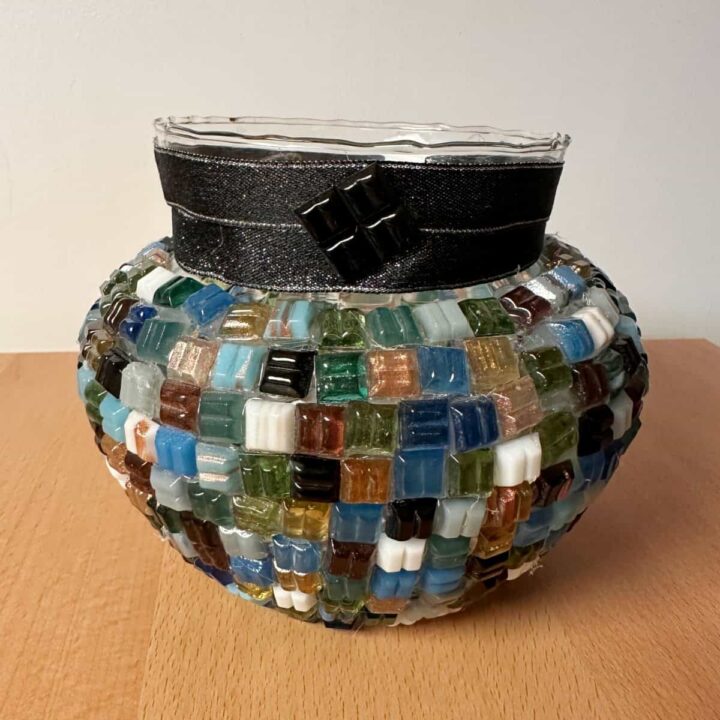 DIY Upcycled Glass Mosaic Vase: Easy Hot Glue Craft